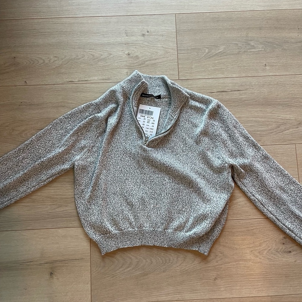 NWT: Brandy Melville RARE-Quarter Zip Grey Sweater